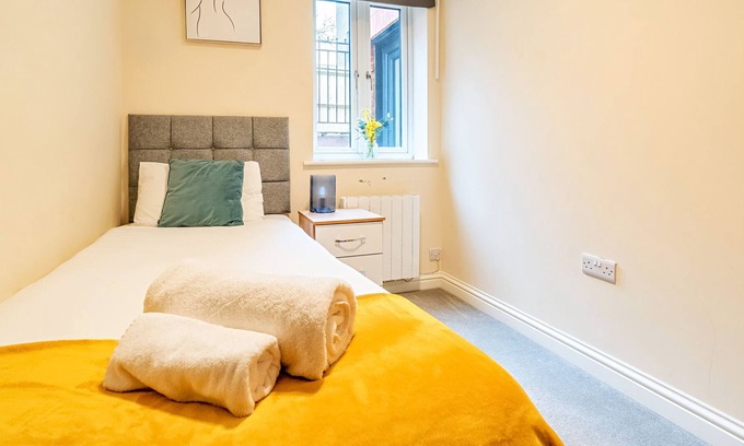 Basingstoke Apartamento | 2 Bedroom 2 Bathroom Basingstoke Town Center Apartment By Firoz Property Management