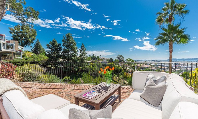 Mission Hills Apartamento | Precioso 3 BR / 3BA Cape Cod en el corazón de San Diego - Recién construido