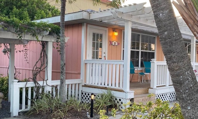 Bradenton Beach Cabaña | Hermosa casa de campo de estilo Key West perfectamente situada en la hermosa isla AnnaMaria.