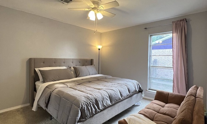 Laverne Casa | Basket Bungalow near walking trail family & pet friendly.