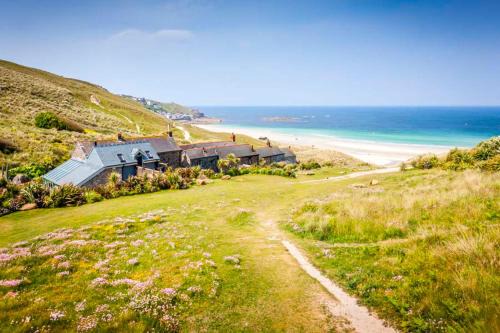 Sennen Cove Casa | Basking Shark, Studio Cottage With Superb Sea Views By Beach