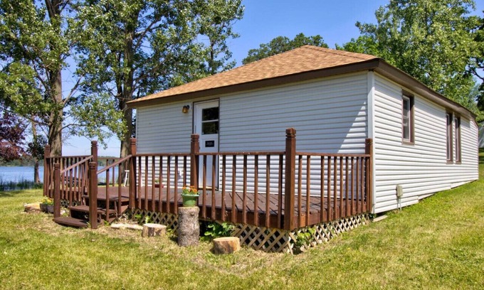 Clitherall Cabina | Bass Cabin at Spitzer | Lake & Waterfront Views | Legacy Lakeside Resort