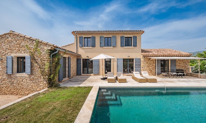 Croagnes Casa | Bastide-style property with pool and grape vines