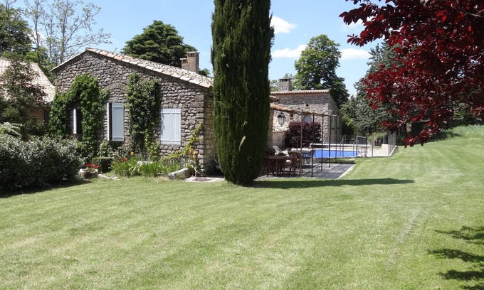 Saignon Casa | Bastide in the heart of the luberon park Saignon village, rated 4 stars