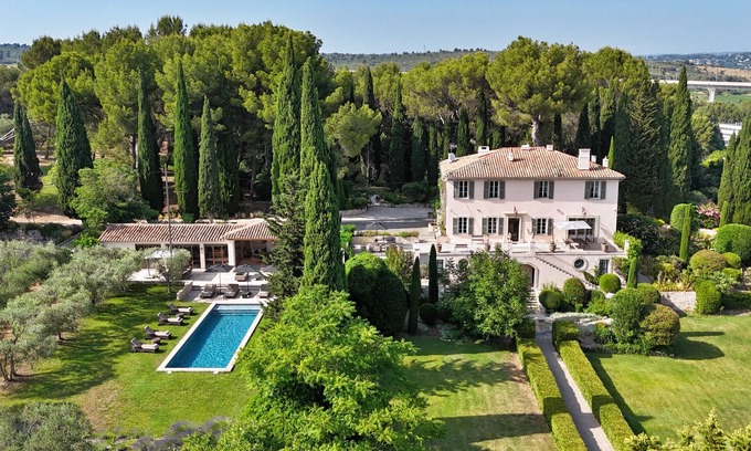 Ventabren Casa | Bastide of the Rose Comtesse – The Art of Intimate Luxury in Provence