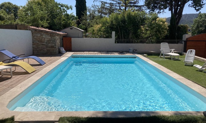 Bouc-Bel-Air Casa | Bastide con piscina, jardín, barbacoa y pista de petanca!
