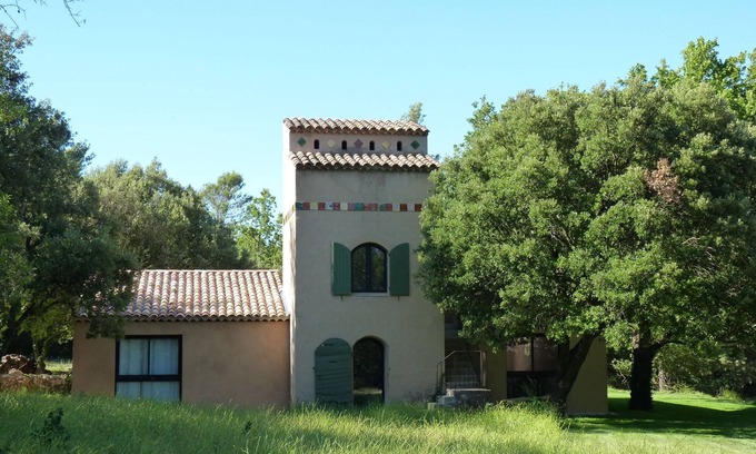 Nans-les-Pins Villa | BASTIDON 18a restaurada con piscina exclusiva en parque de 7 hectáreas.
