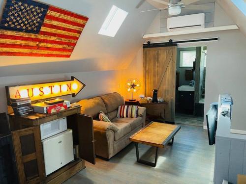 Camp Swift Casa | Bastrop Tiny Disc Golf Retreat