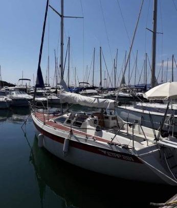 Saint-Raphael Alquiler De Eote | Bateau a quai St Raphaël, 4 couchages , voilier Etap 28i
