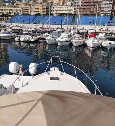 La Condamine Alquiler De Eote | Bateau tout confort au Port de Monaco