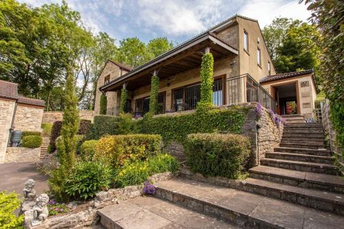 Bath Casa | Bath Views! 4 bedroom detached private parking 3 cars