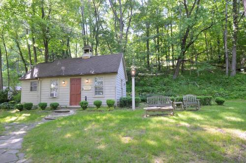 Berkeley Springs Casa | Bathkeepers Cottage