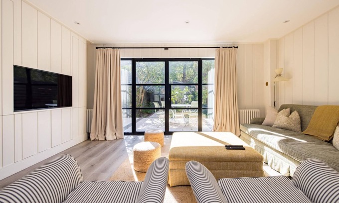 St. Mary's Park Apartamento | Battersea Set – 3 Bedroom Home with Garden