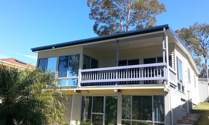 Kings Point Casa | "Battunga", un retiro junto al lago.