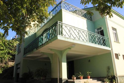 Mtsvane Kontskhi Casa | Batumi Green Cape Guest House