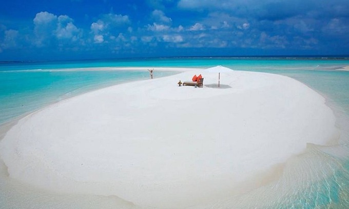 Thulusdhoo Island Casa | Batuta Maldives Surf View Guesthouse