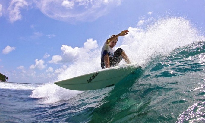Thulusdhoo Island Casa | BATUTA MALDIVES SURF VIEW - BEACH FRONT HOLIDAY HOUSE