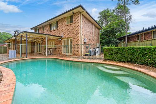 Baulkham Hills Casa | Baulkham Hills 4BR with Pool