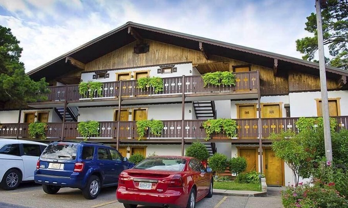 Eureka Springs Hotel | Bavarian Inn Lodge & Restaurant