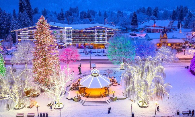 Leavenworth Condominio | Bavarian Mountain Suite 2 Bedroom Condo by NW Comfy Cabins by RedAwning