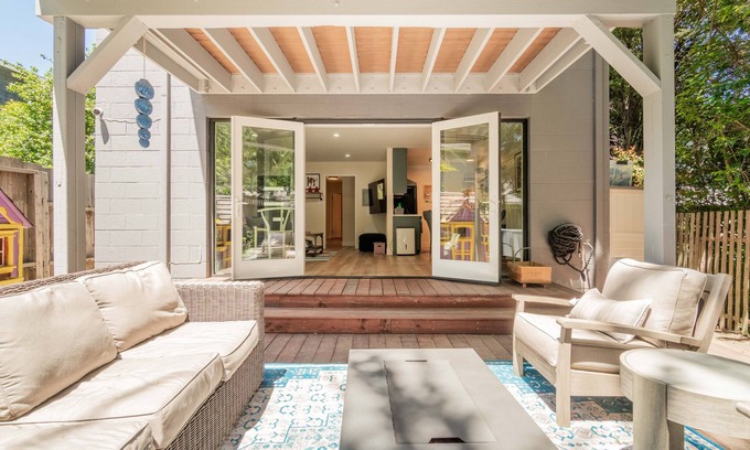 Mill Valley Apartamento | Bay Area Getaway -The Best in Downtown Mill Valley - Tesla Charger ,Yard FirePit