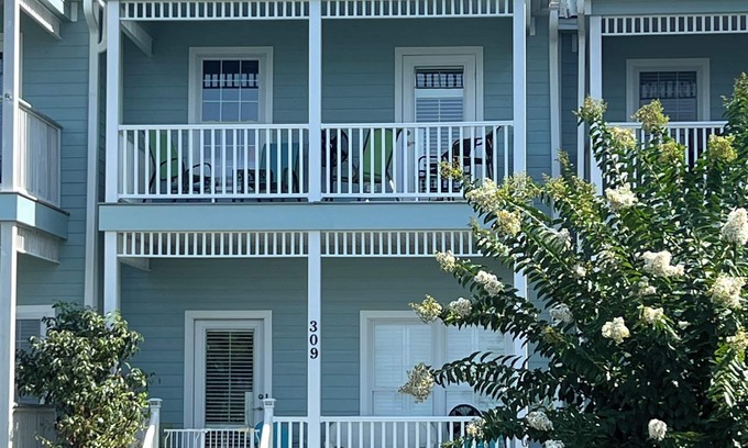Apalachicola Casa | 🌴Bay Breeze Believer Apalachicola Bay Front Home with Fishing Dock🌴