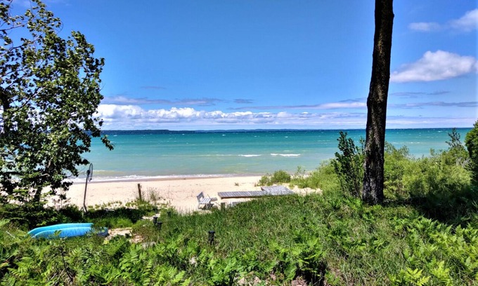 Kewadin Casa | BAY BREEZES ON LAKE MICHIGAN-GRAND TRAVERSE BAY