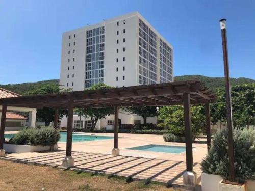 Portmore Apartamento | Bay Front Apt 208