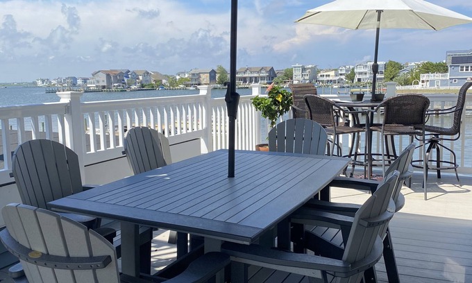 Ship Bottom Condominio | ¡RELÁJESE Y RELÁJESE EN NUESTRO CONDOMINIO FRENTE AL MAR!