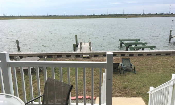 Cape May Court House Cabaña | Bay-Front single family home that features expansive Intracoastal waterway views with easy Townsend inlet access