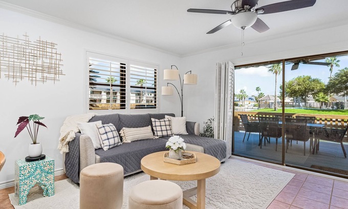 Harbor Oaks Condominio | Bay House Condos
