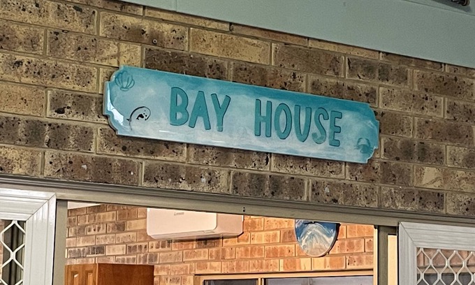 Stanage Casa | “Bay House” on the beach at Stanage Bay, with air-con & boat parking