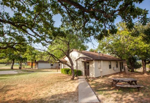 Bridgeport Complejo | Bay Landing Camping Resort Cabin 14