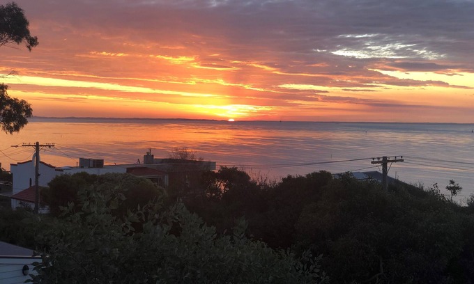 McCrae Cabaña | Bay Panorama