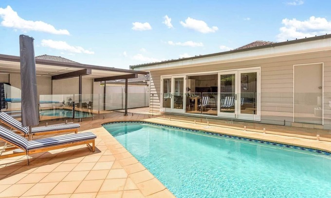 Russell Lea Casa | Bay Run Bungalow A Modern Heritage Pool Haven