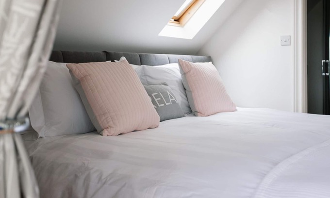 Hillsborough Cabaña | Rural-Lujoso-Baño privado con ducha-Vista al campo-Bay Tree Cottage