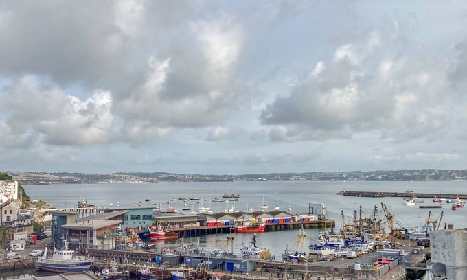 Brixham Cabaña | Bay View