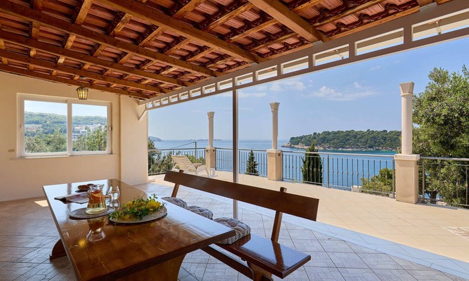 Zaton Cabaña | Bay View House
