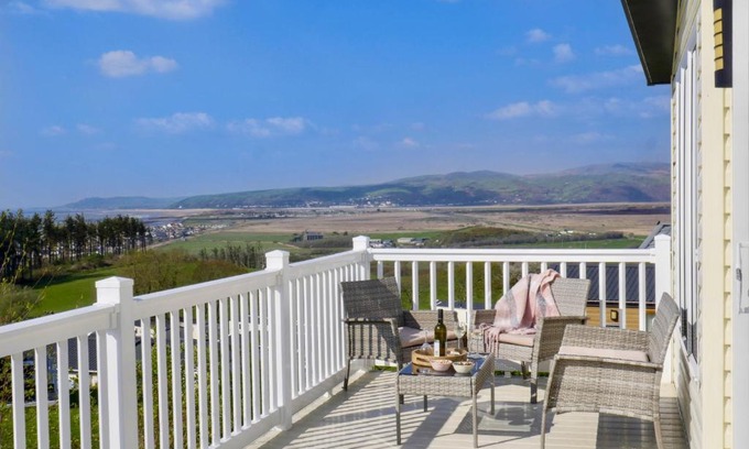 Borth Casa | Bay View Lodge, Brynowen