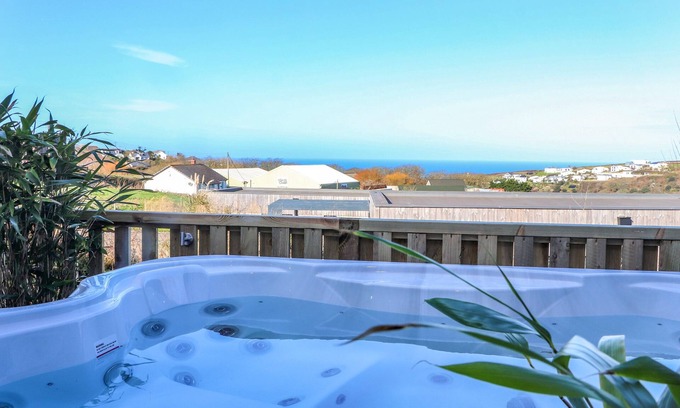 Portreath Cabaña | BAY VIEW, pet friendly, country holiday cottage in Portreath