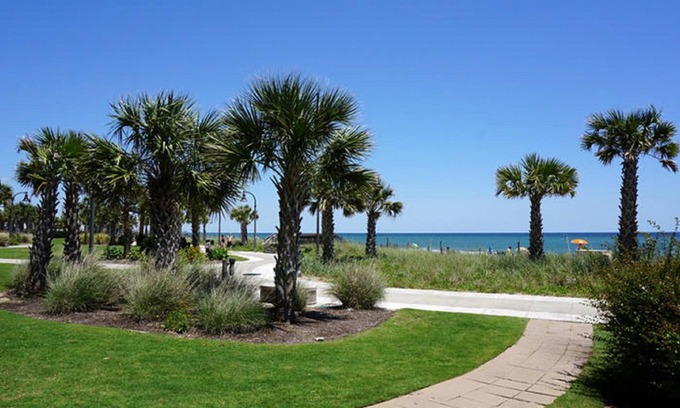 Downtown Myrtle Beach Condominio | Bay View Resort by Elliott Beach Rentals