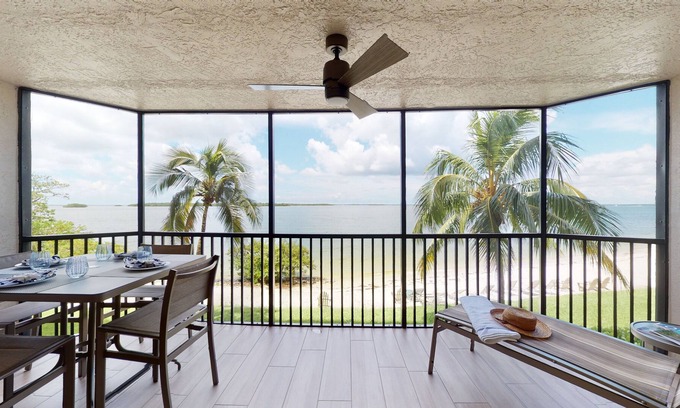 Punta Rassa Condominio | Bay View Tower #134 LUXURIOUS NEWLY RENOVATED 2 BED CONDO WITH BREATHTAKING VIEWS