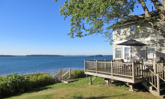 Mid-Coast and Islands Casa | Bay Vista - 3BR, 2BA waterfront home with sunset views over Middle Bay