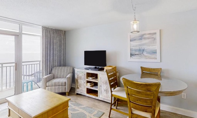 Crescent Beach Hotel | Bay Watch 1735