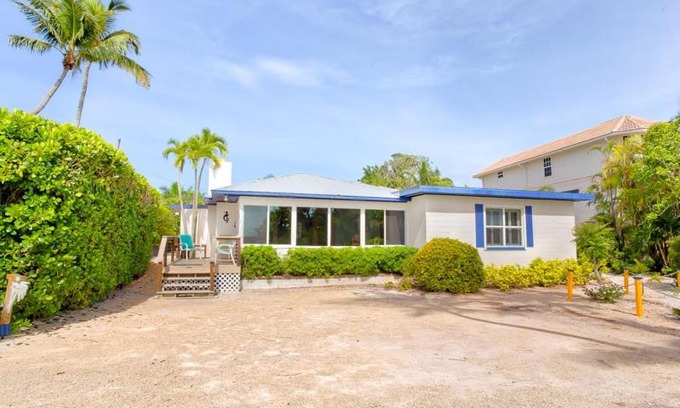 Captiva Casa | Baybarlyn home