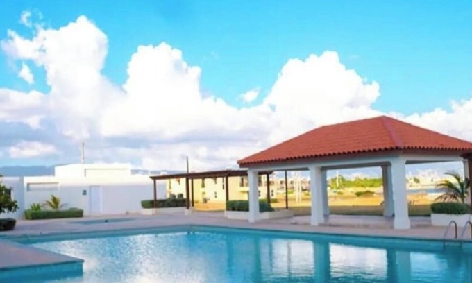 Portmore Apartamento | Bayfront apartment and villas