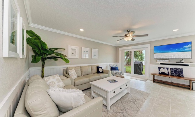 Whitney Beach Casa | Bayfront Bliss – Sleeps 6, Near Anna Maria Island