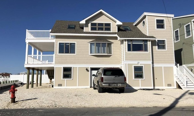 North Beach Haven Apartamento | Bayfront classic beach beach house