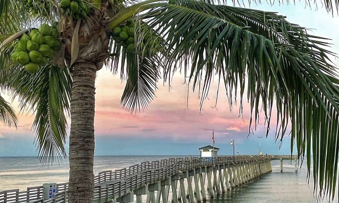 Laurel Villa | Bayfront Cottage a lo largo de Dona Bay, excelentes vistas y muelle privado