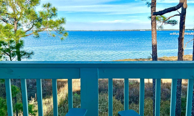 Innerarity Townhomes Casa | Bayfront townhome with incredible views, close to beach, private washer/dryer